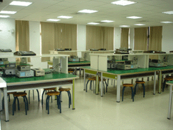 電子實驗室(圖二)
